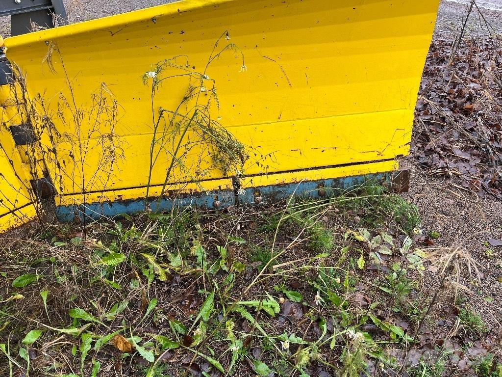 Vama 320 Snöblad och plogar