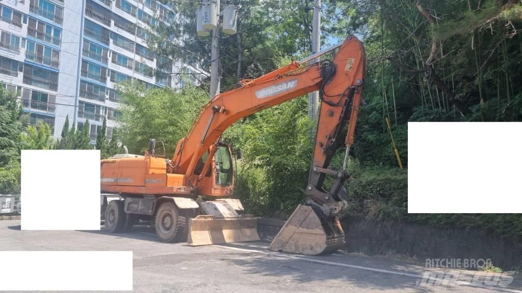 Doosan DX 210 W Hjulgrävare