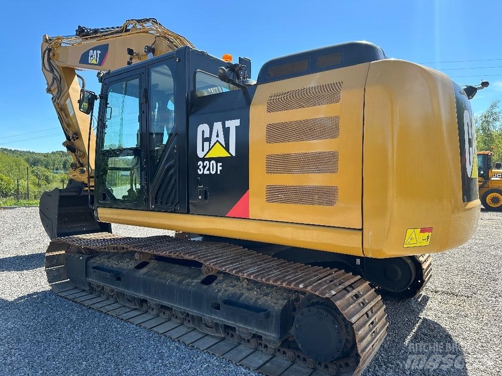 CAT 320 FL 2017 Bandgrävare