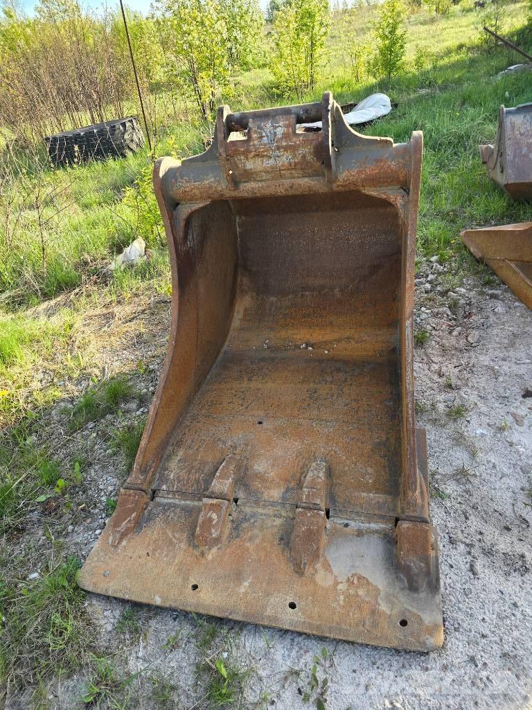 CAT M 318 F Hjulgrävare