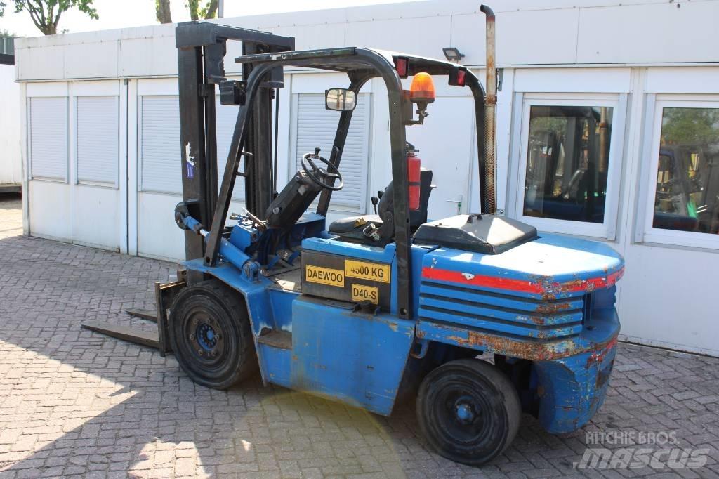 Daewoo D 40 S Dieselmotviktstruckar