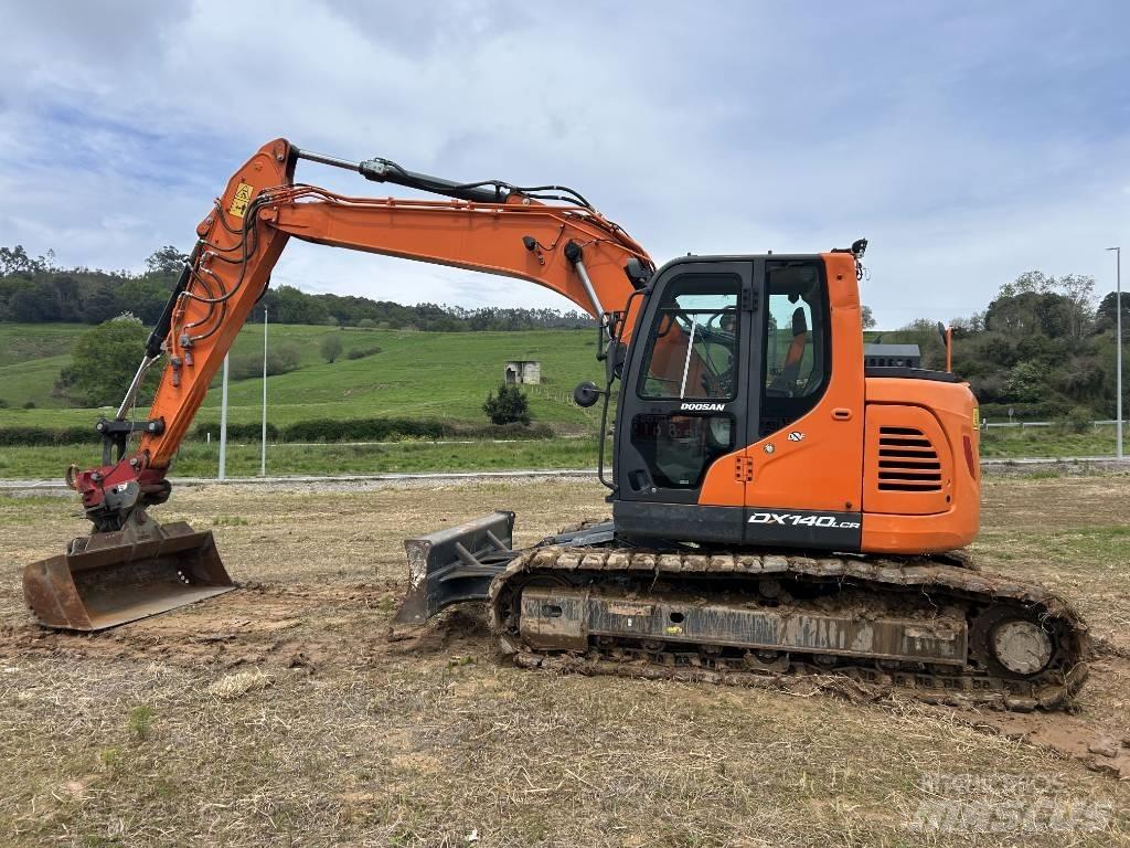 Doosan DX 140 Bandgrävare