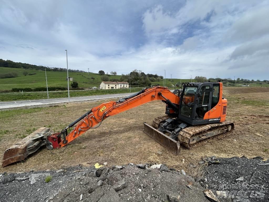 Doosan DX 140 Bandgrävare