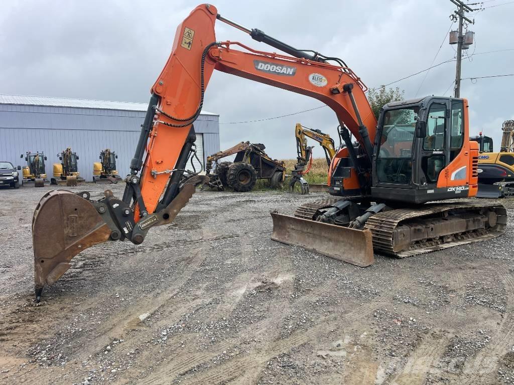 Doosan DX 140 LCR Bandgrävare