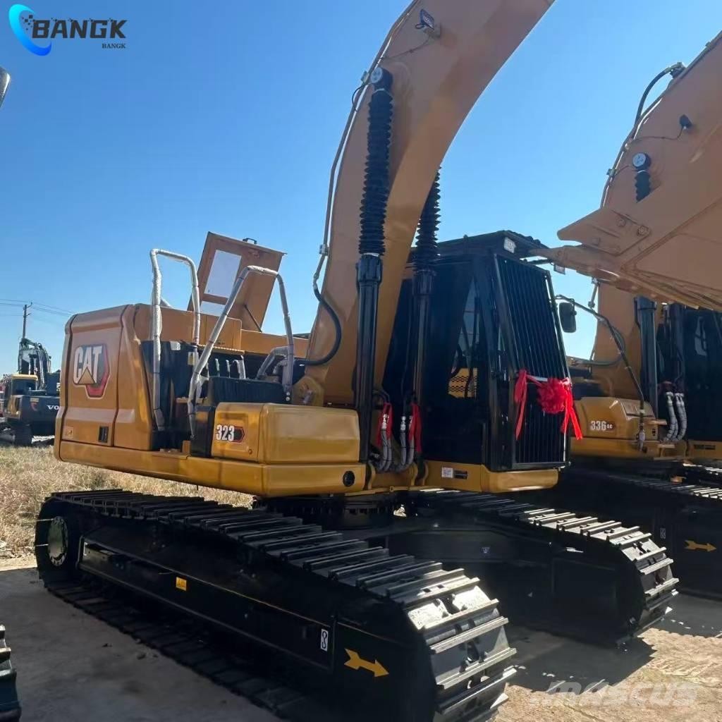 CAT 323 Bandgrävare