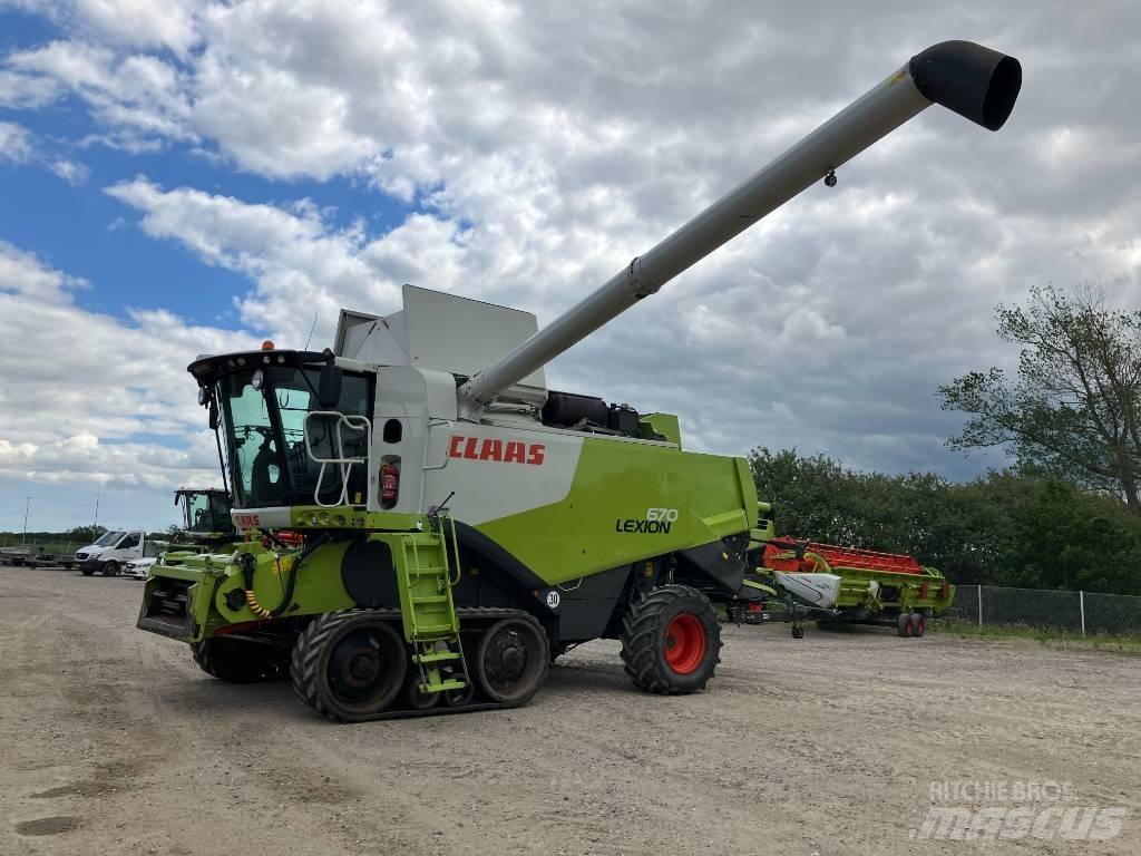 CLAAS LEXION 670 TT Skördetröskor