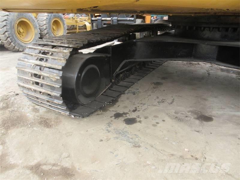 CAT 320 B L Bandgrävare