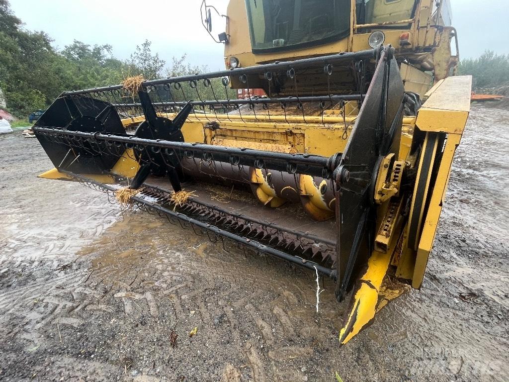 New Holland T56 Skördetröskor