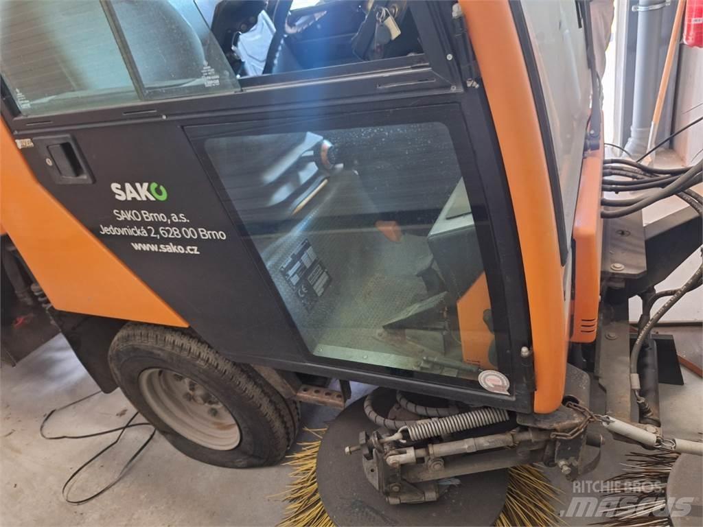Bucher CC 2000 E2 Entreprenad - Övrigt