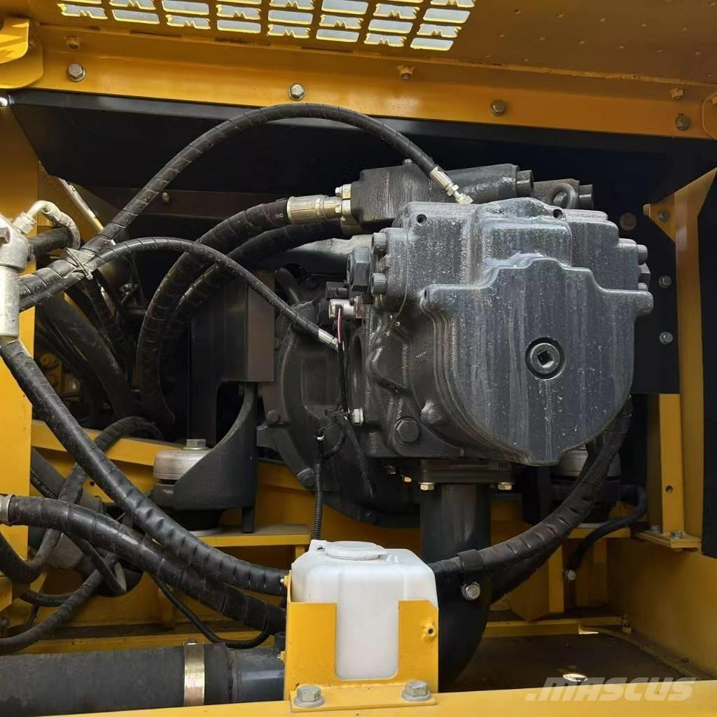 Komatsu 450 Bandgrävare
