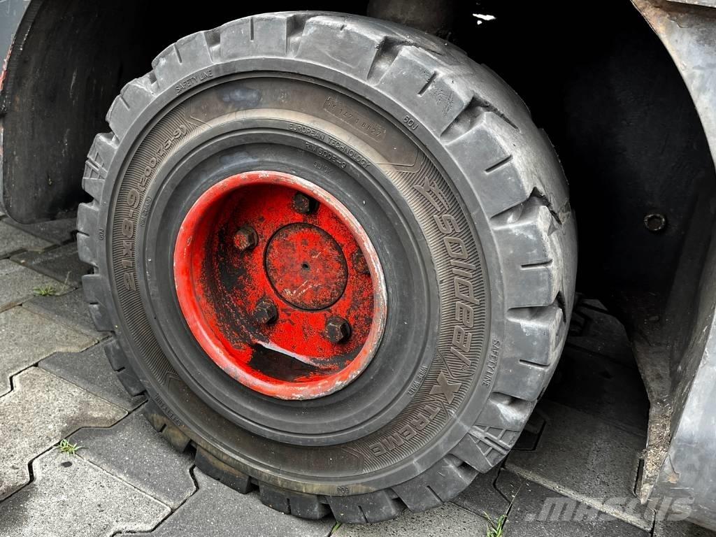 Linde P 250 Dragtruck