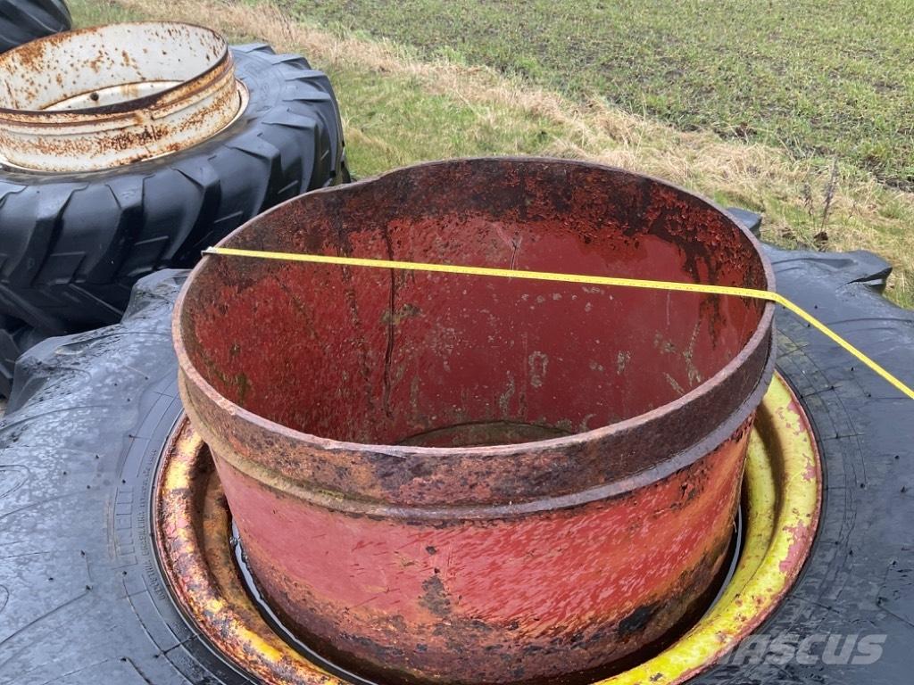  Tvillinghjul Däck, hjul och fälgar