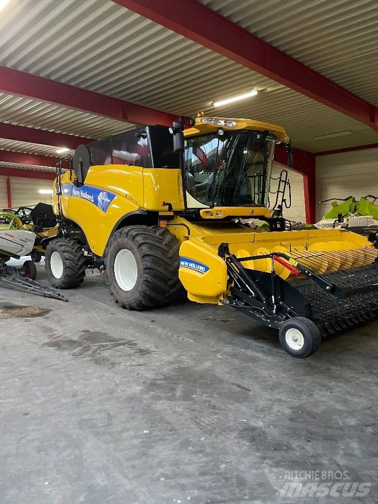 New Holland CX 8080 Skördetröskor