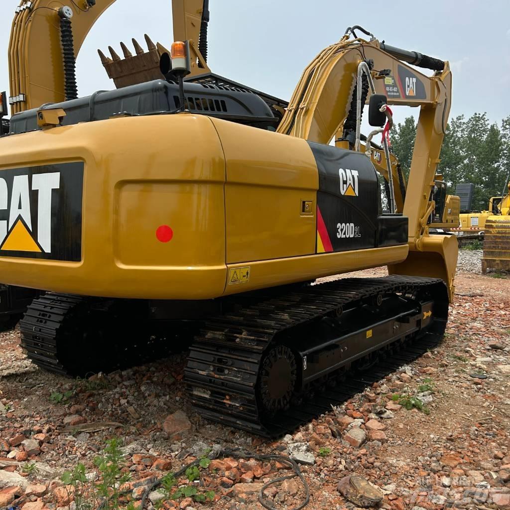 CAT 320D2L Bandgrävare