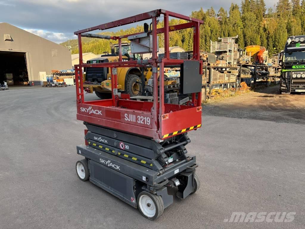 SkyJack SJ III 3219 Saxliftar
