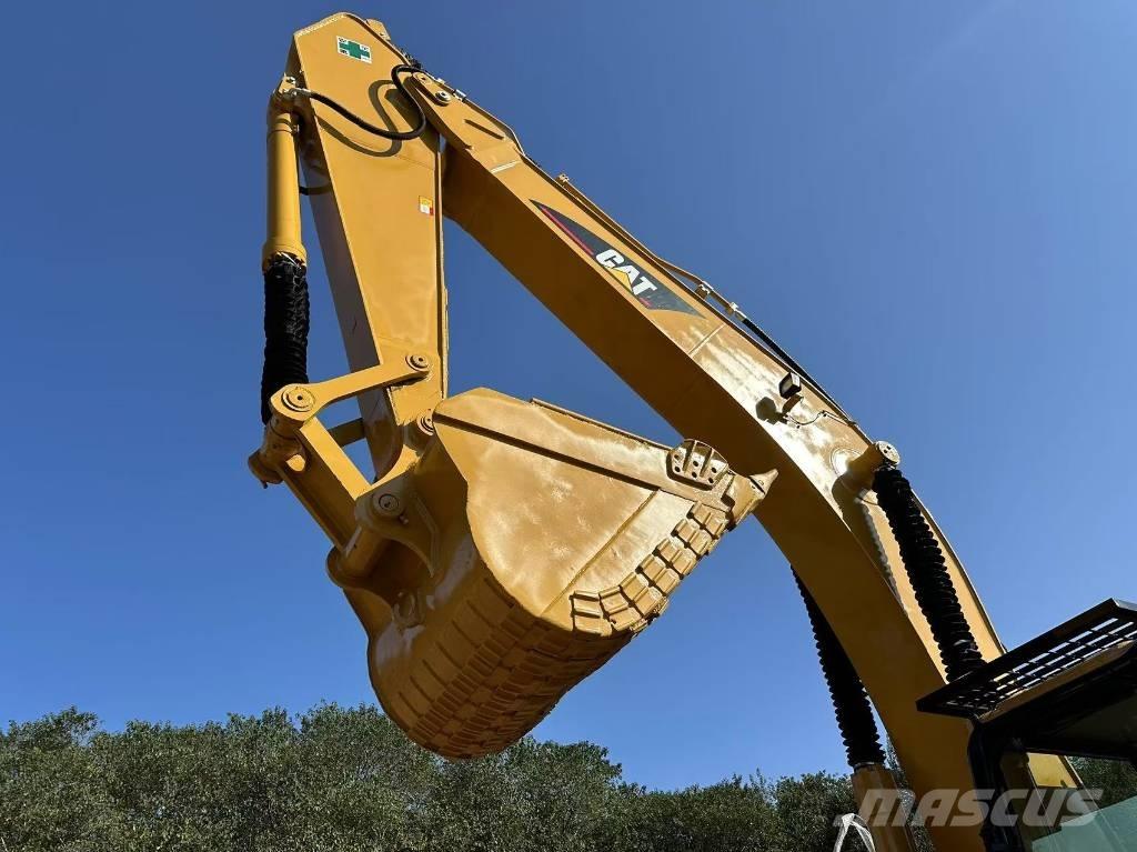 CAT 330 C L Bandgrävare