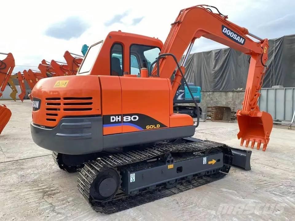Doosan DH80 Midigrävmaskiner 7t - 12t