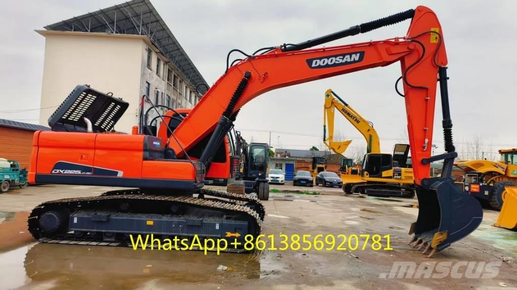 Doosan DX 225 Bandgrävare