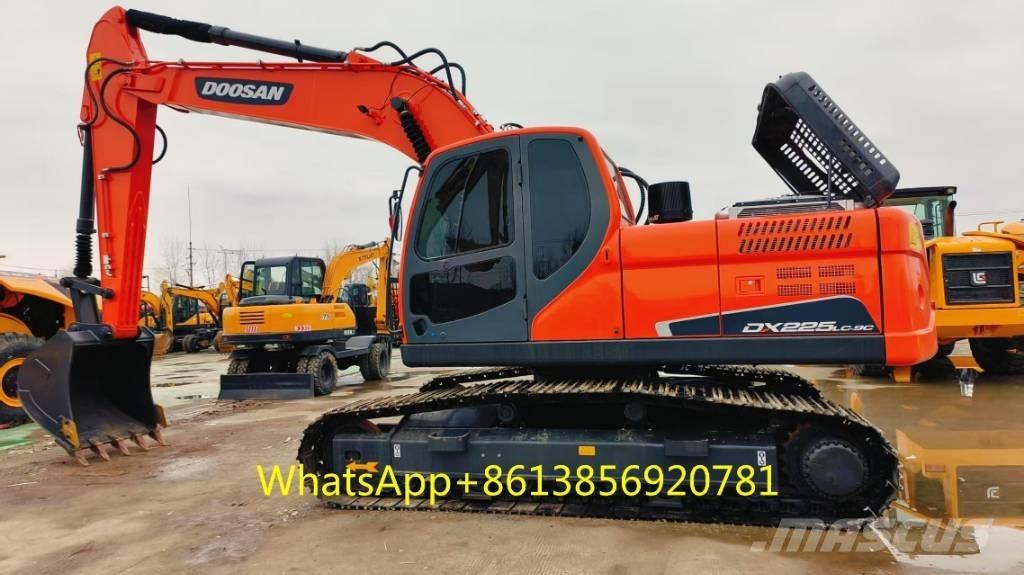 Doosan DX 225 Bandgrävare