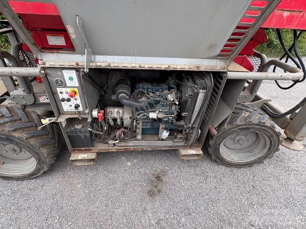 SkyJack SJ 6832 RT Saxliftar