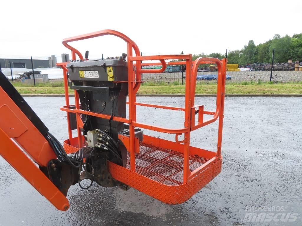 JLG 600 AJ Bomliftar