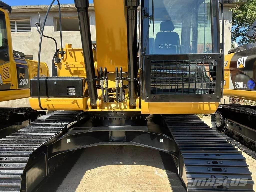 CAT 320 D L Bandgrävare