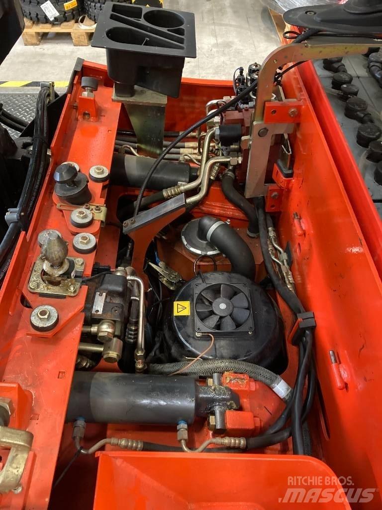 Linde E25/600/336 Smalgångstruck