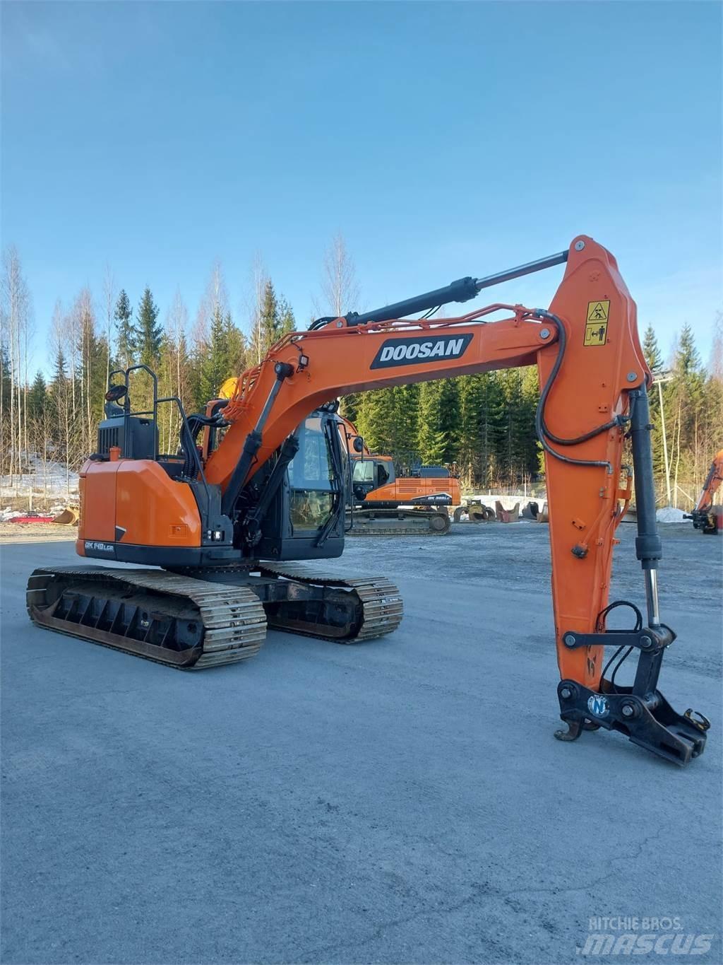 Doosan DX 140LCR 7 Bandgrävare