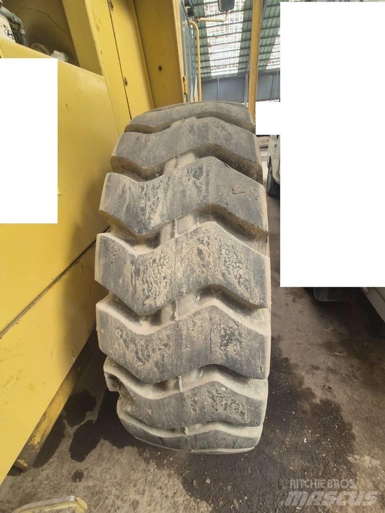 CAT CS 563 Tvåvalsvältar