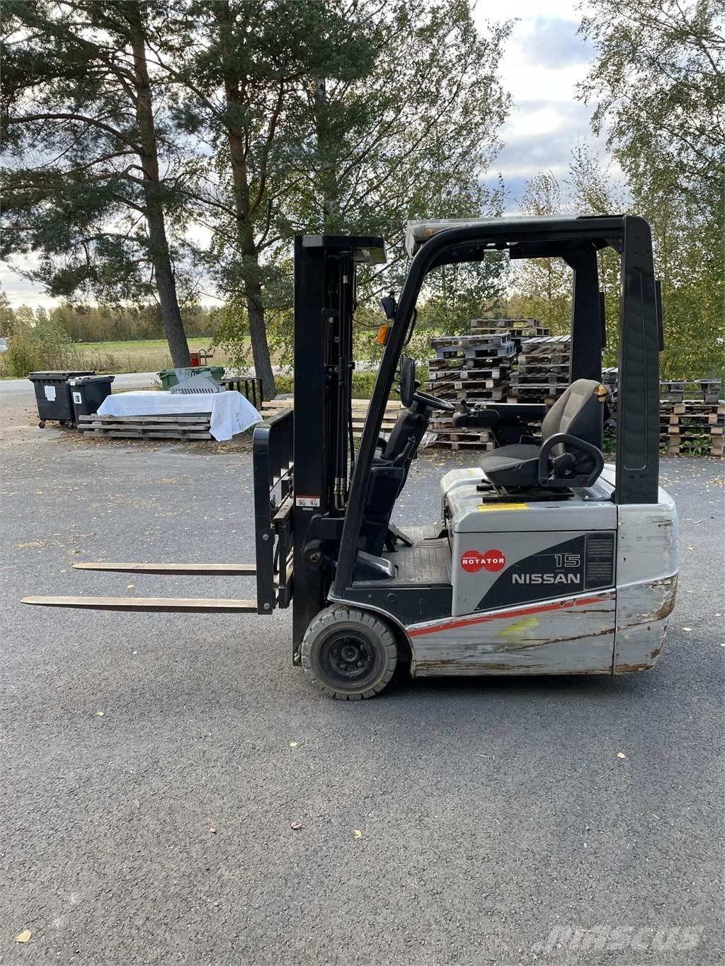 Nissan 15 Elmotviktstruckar