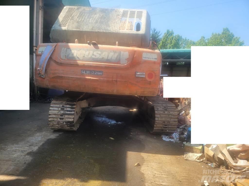 Doosan DX 300 LCA Bandgrävare