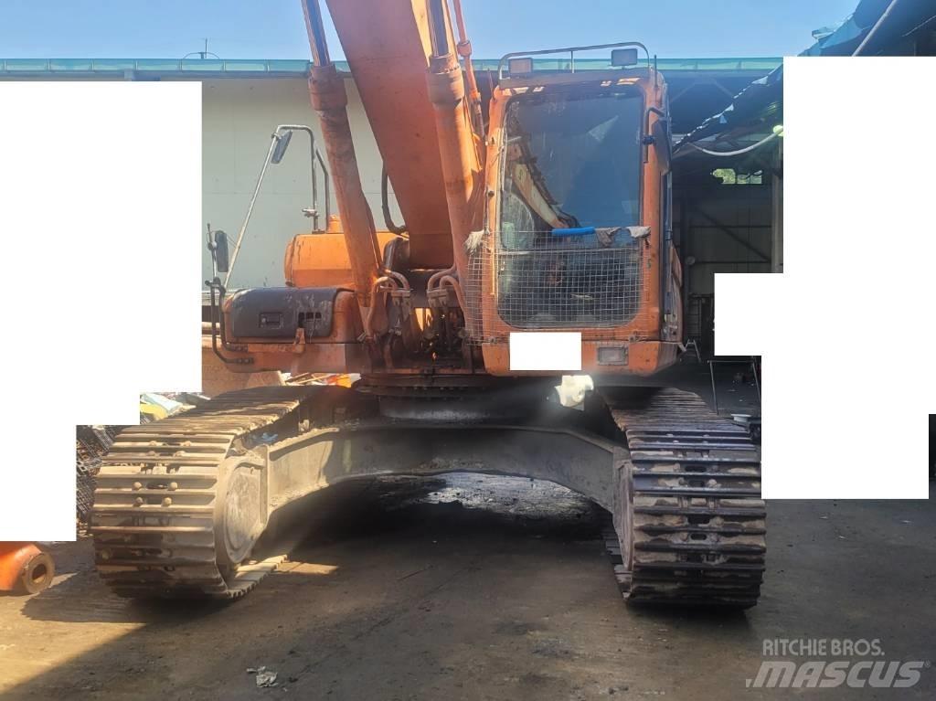 Doosan DX 300 LCA Bandgrävare