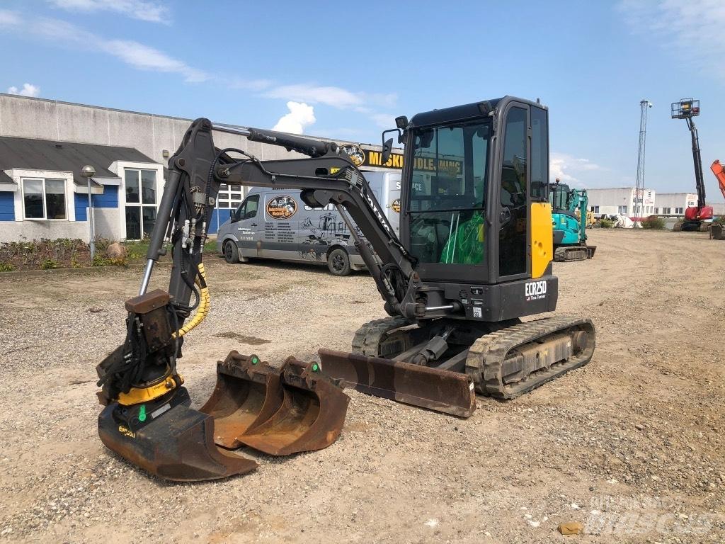 Volvo ECR 25 D Minigrävare < 7t