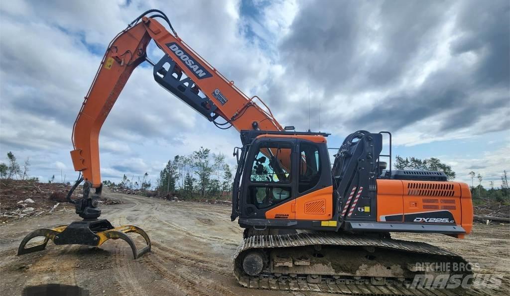 Doosan DX 225 LC-5 Bandgrävare