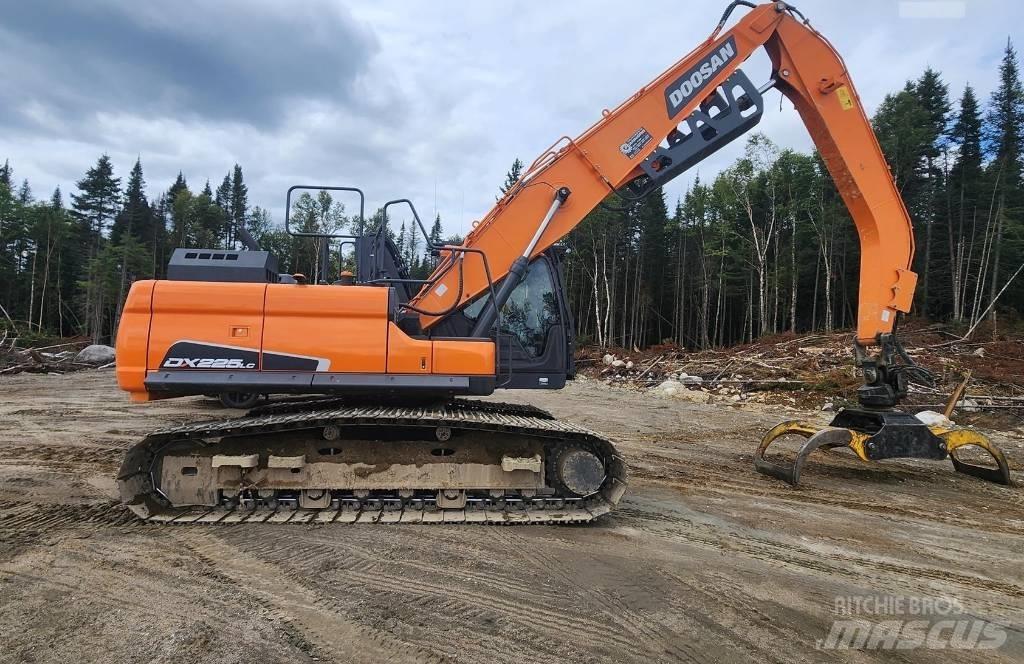 Doosan DX 225 LC-5 Bandgrävare