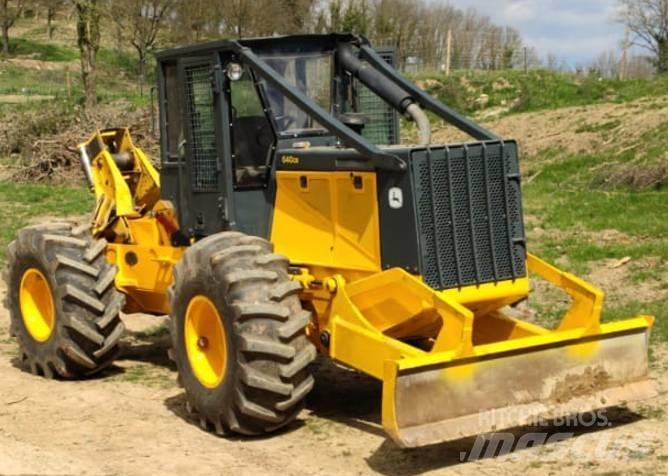 John Deere 640 Lunnare