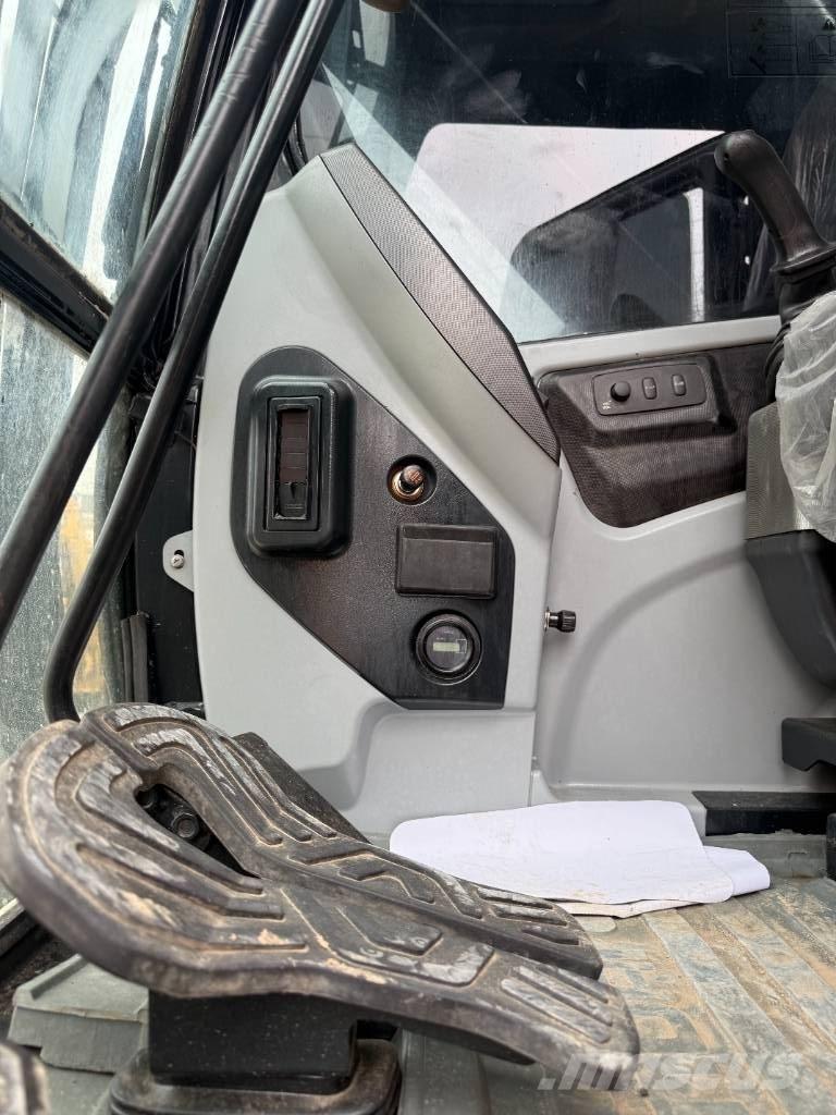 Hyundai HX 220 Bandgrävare
