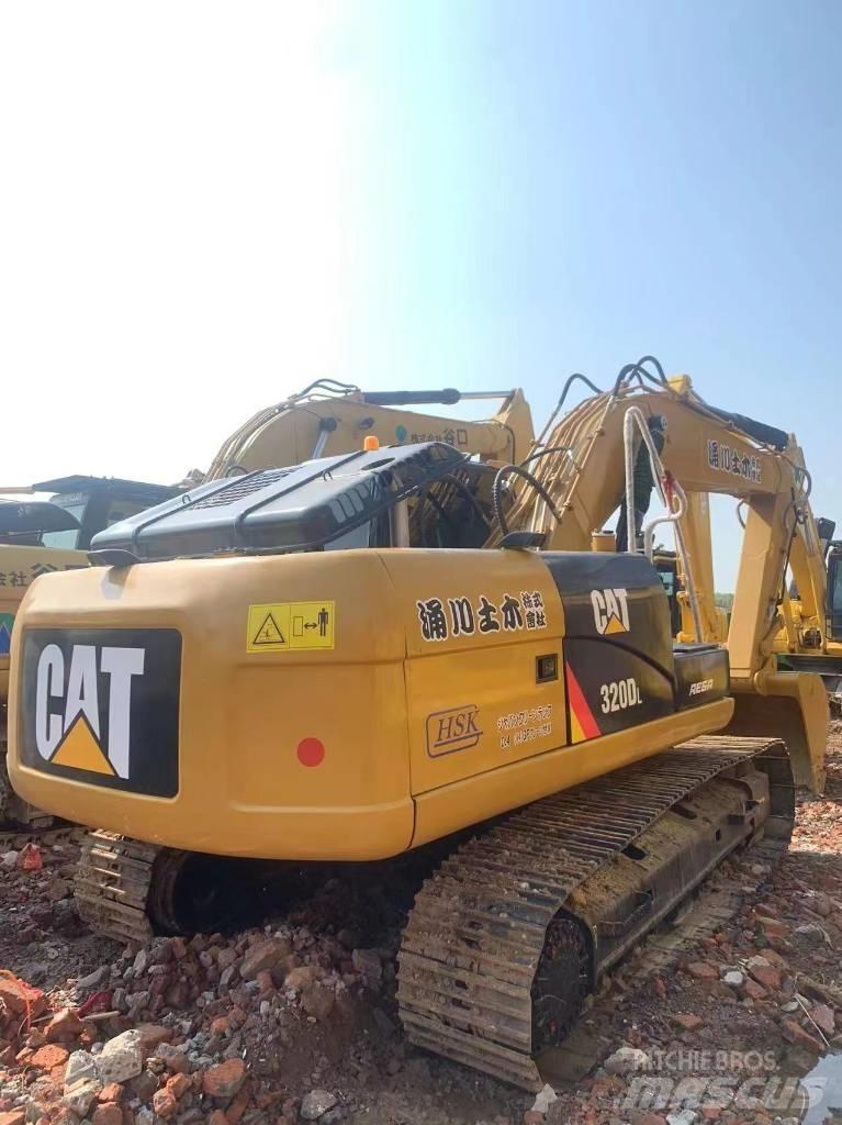 CAT 320 D L Bandgrävare