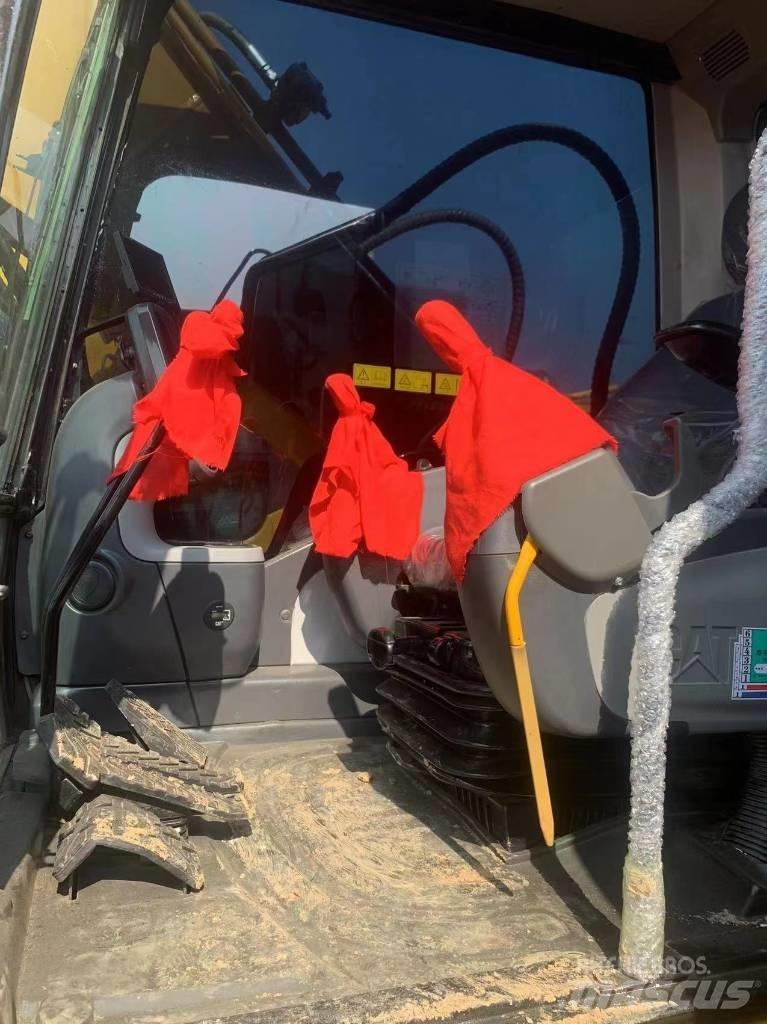 CAT 320 D L Bandgrävare