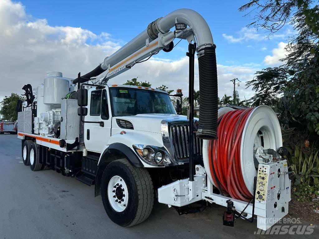 International 7400 Slamsugningsbil