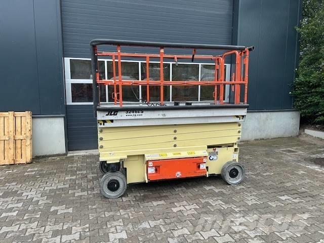 JLG 3246 ES Saxliftar