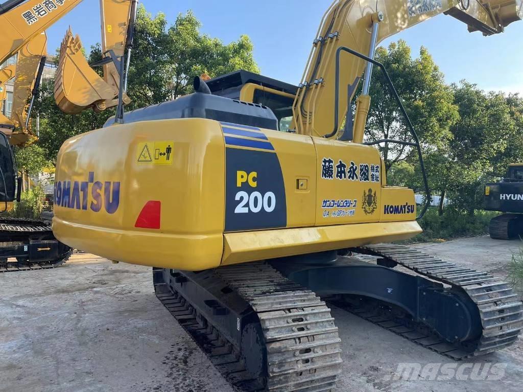 Komatsu PC 200-8 Bandgrävare