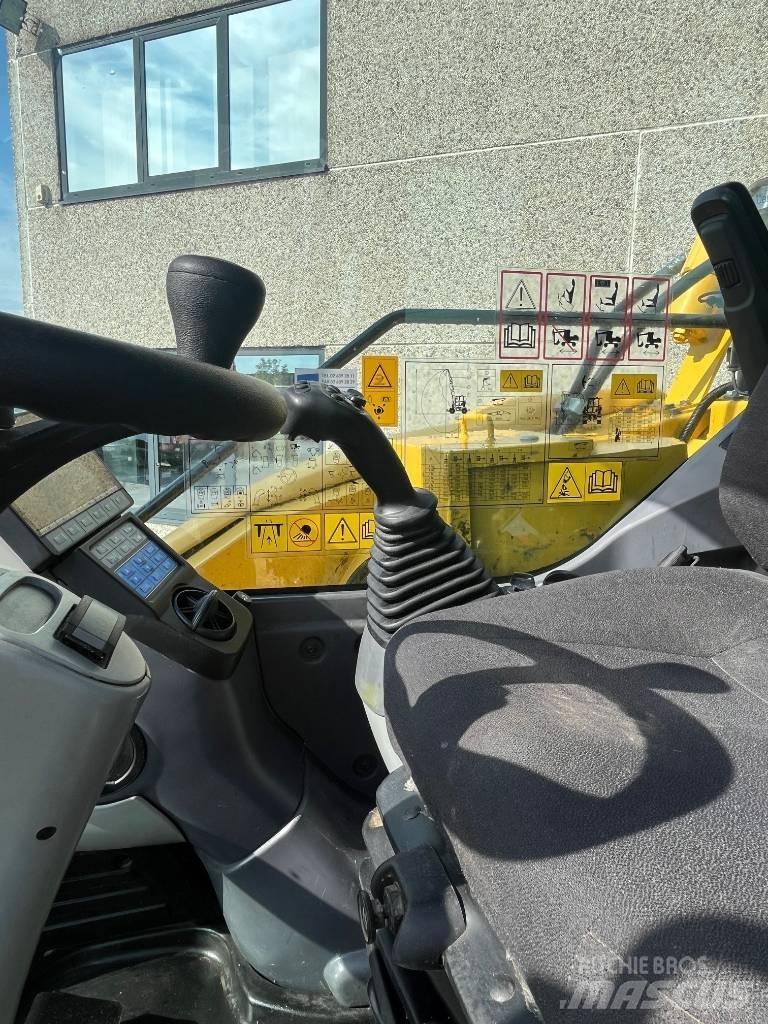 Komatsu PW98MR-10 Hjulgrävare