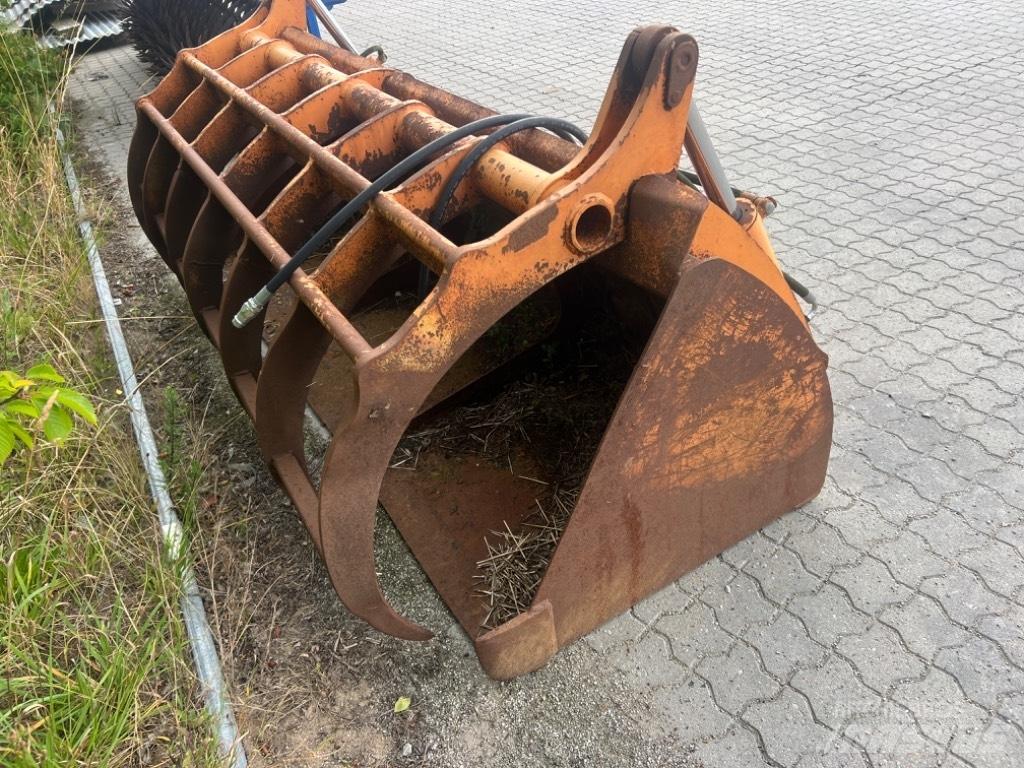 Skovl  med overfald Lastarredskap