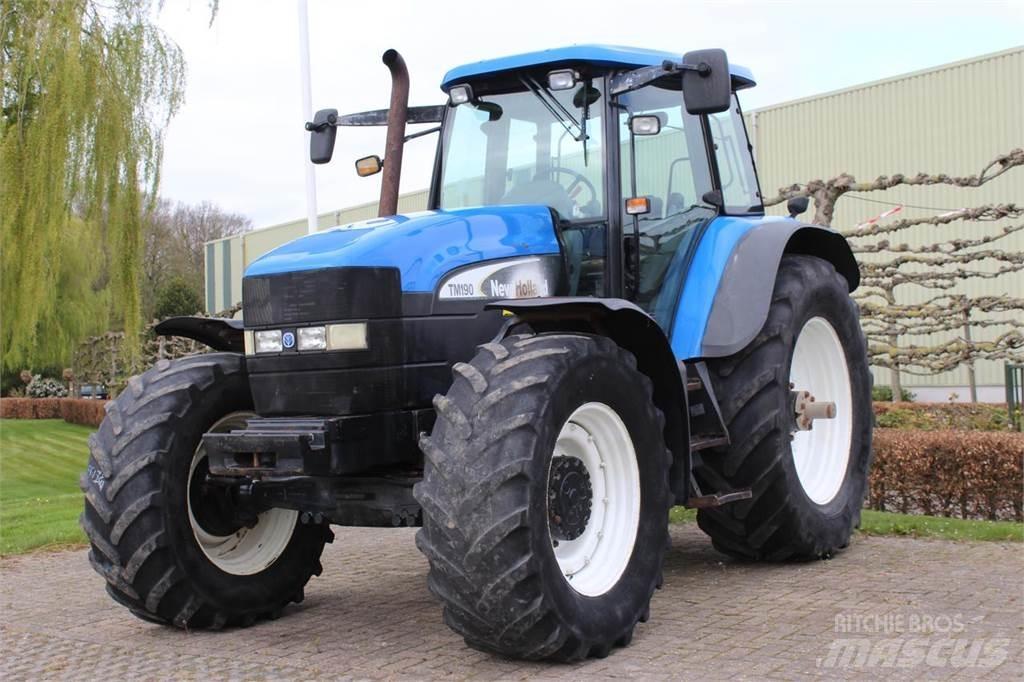 New Holland TM190 Traktorer