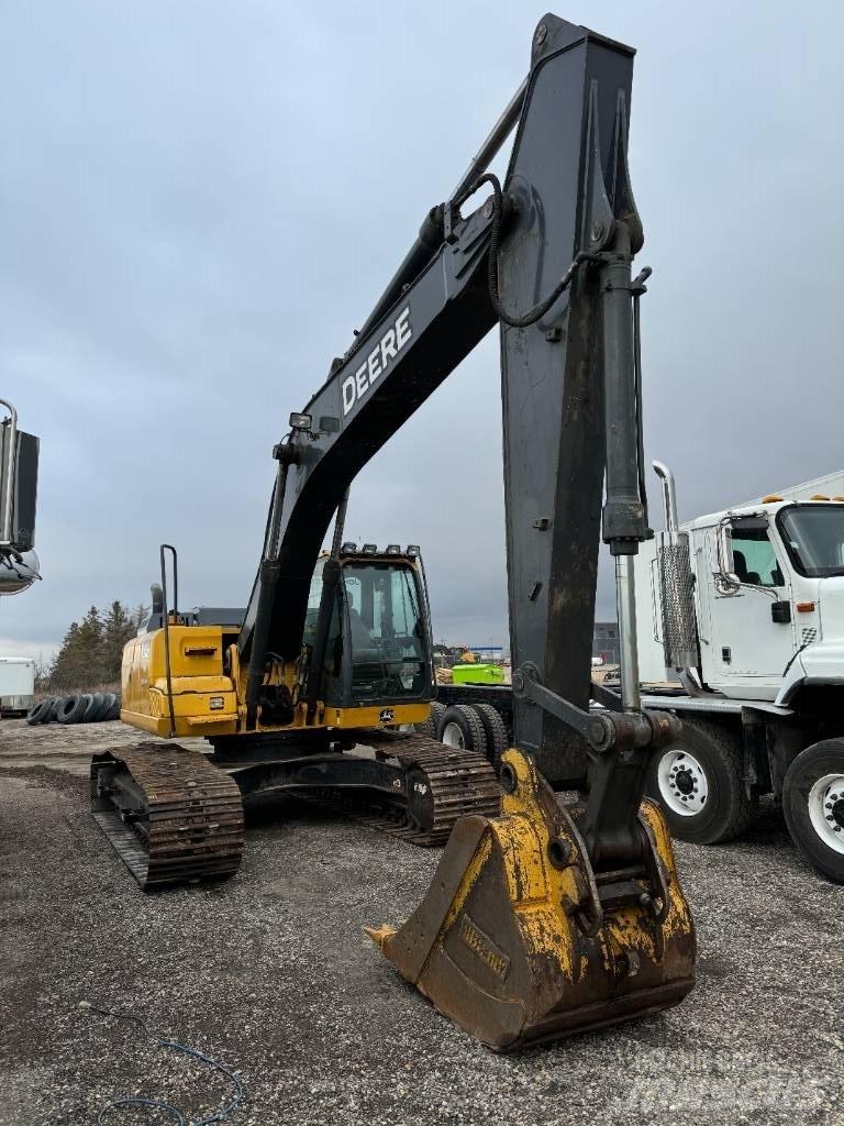DEERE 210G LC Bandgrävare
