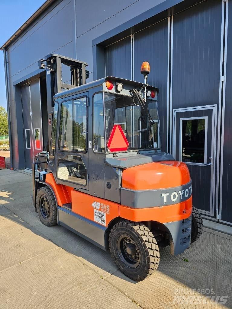 Toyota 7 FBMF 40 Elmotviktstruckar