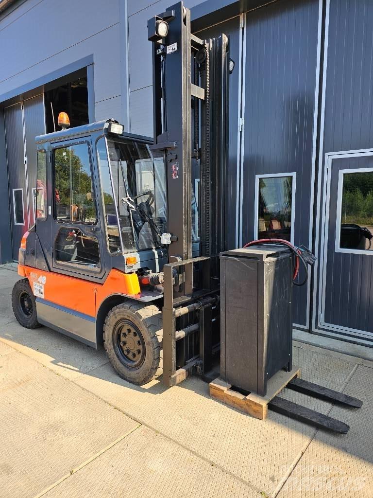 Toyota 7 FBMF 40 Elmotviktstruckar