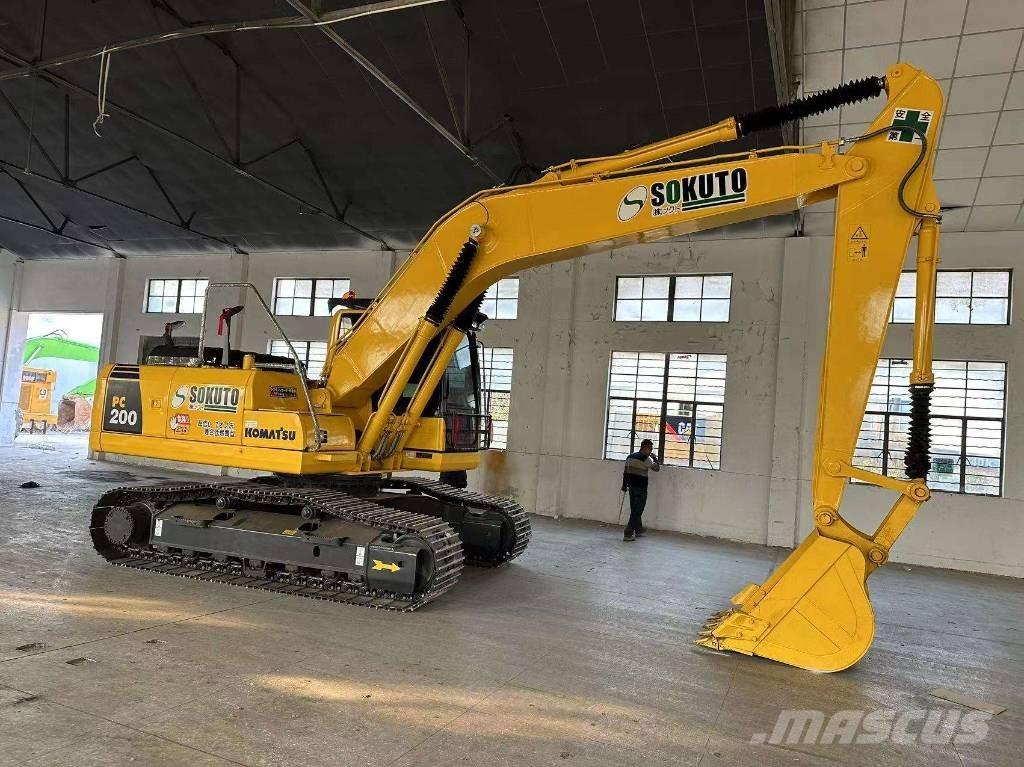 Komatsu PC 200-8 Bandgrävare