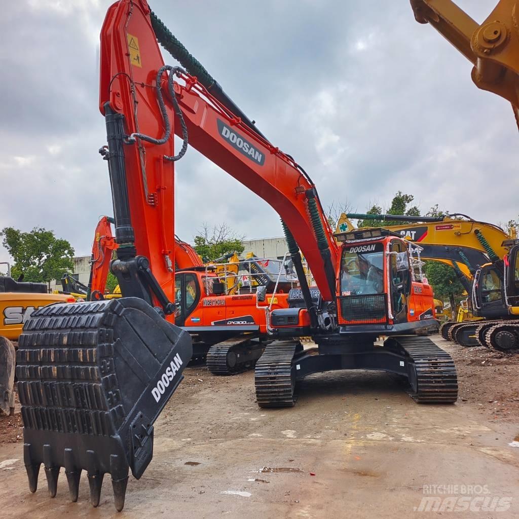 Doosan DX 300 LC Bandgrävare